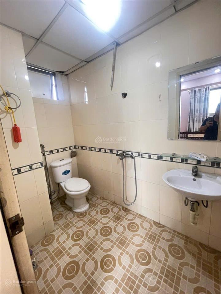Cần cho thuê chung cư tầng 8, p812, ct4c, 2 pn, 2 vs, 68 m2