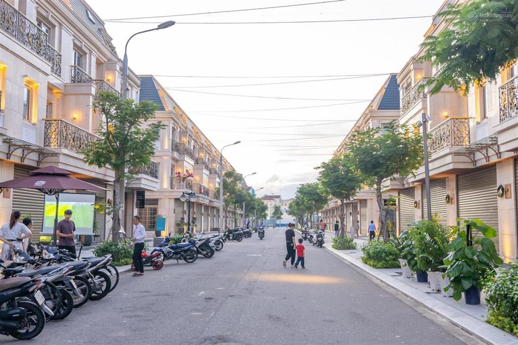 Chính chủ bán gấp shophouse regal pavilion, khai thác dòng tiền 60tr/tháng, sẵn sổ công chứng ngay