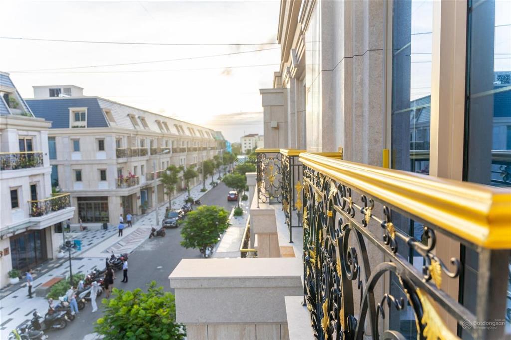Chính chủ bán gấp shophouse regal pavilion, khai thác dòng tiền 60tr/tháng, sẵn sổ công chứng ngay