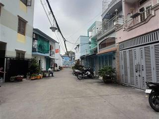 Ttq 8 sát bệnh viện phục hồi chức năng, hẻm xe đỗ cửa, xe hơi quay đầu