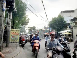 Ttq 8 vị trí vài căn nhà ra mặt tiền tạ quang bửu, hẻm xe hơi 5m, xe hoi ngủ trong nhà