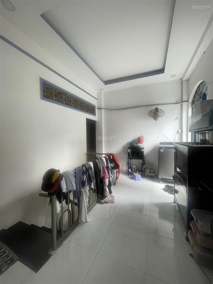 Bán nhà bình đông p15 q8. sổ hồng riêng diện tích 6x12. công nhận 71,2m2. 1 trệt 2 lầu. 3 tỷ 900