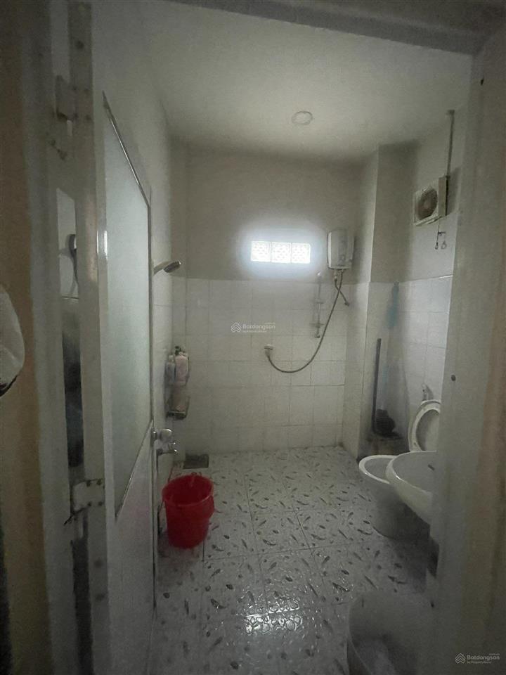 Bán nhà bình đông p15 q8. sổ hồng riêng diện tích 6x12. công nhận 71,2m2. 1 trệt 2 lầu. 3 tỷ 900