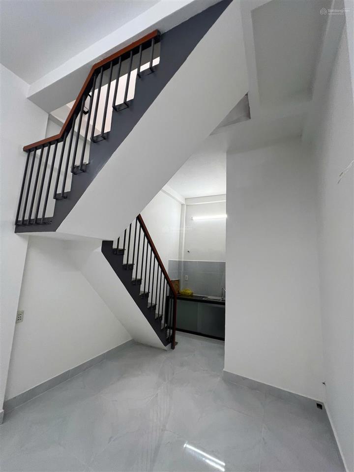 Nhà mễ cốc p15 q8, sổ hồng riêng, 3 tỷ tl, 3,2mx7,8m, 1 lầu, 2pn, 2wc