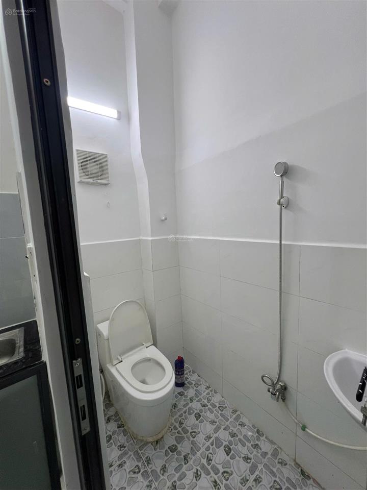 Nhà mễ cốc p15 q8, sổ hồng riêng, 3 tỷ tl, 3,2mx7,8m, 1 lầu, 2pn, 2wc