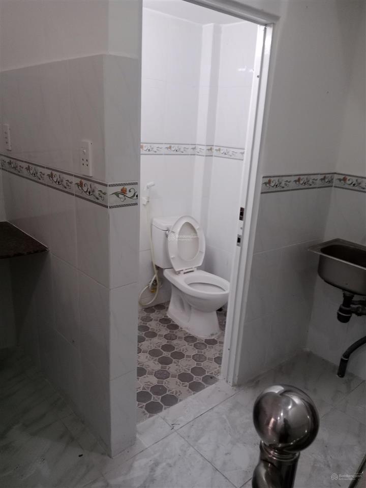 Bán nhà lưu hữu phước p15 q8. giá 1tỷ 300. diện tích 3x7. 1lầu 2pn. hẻm 3 gác