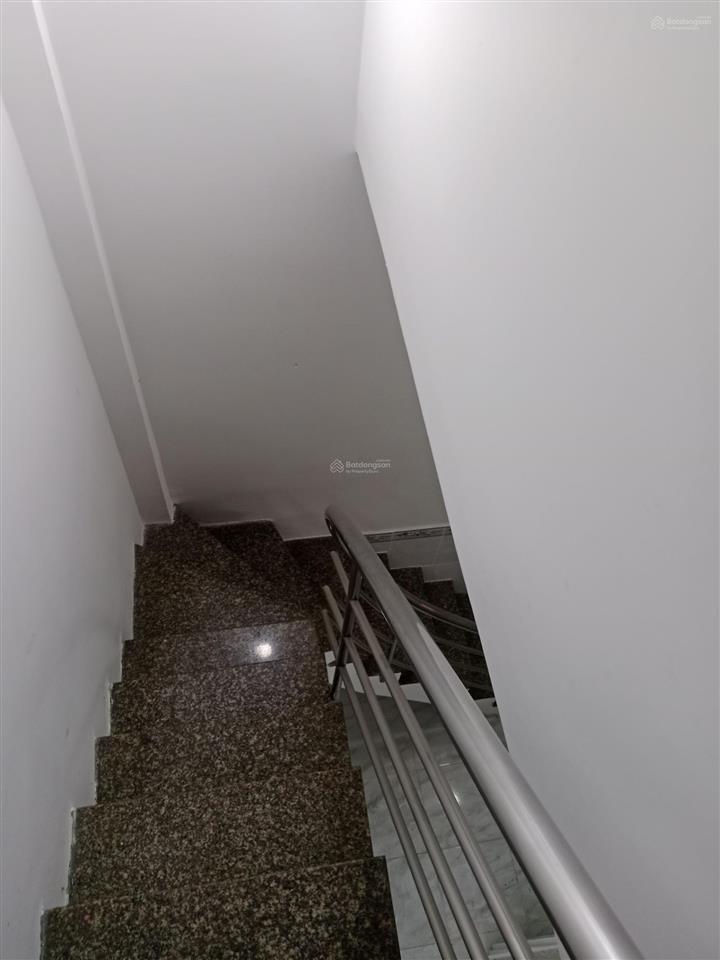 Bán nhà lưu hữu phước p15 q8. giá 1tỷ 300. diện tích 3x7. 1lầu 2pn. hẻm 3 gác