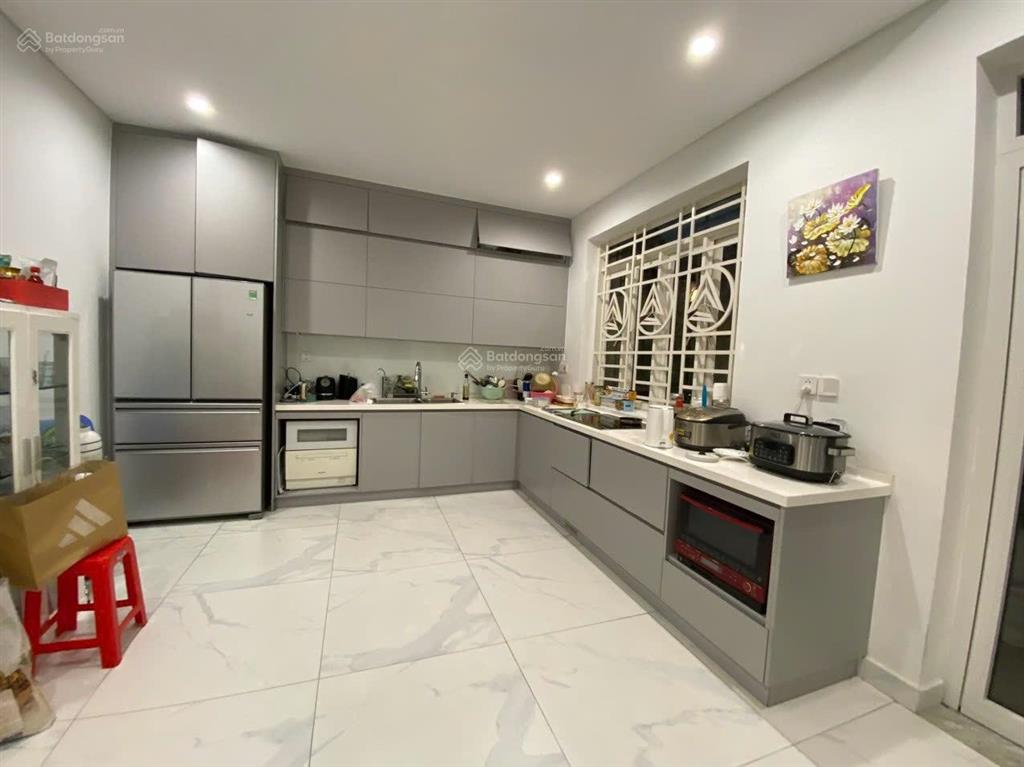 Siêu giảm giá  biệt thự 180m2 ngay trục liên phường q9  minh đường rộng thoáng, cây cảnh xanh mát