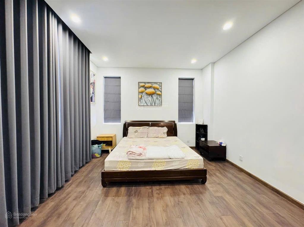 Siêu giảm giá  biệt thự 180m2 ngay trục liên phường q9  minh đường rộng thoáng, cây cảnh xanh mát