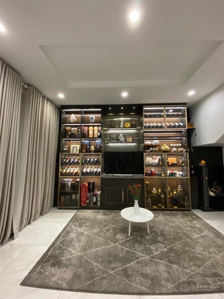 Siêu giảm giá  biệt thự 180m2 ngay trục liên phường q9  minh đường rộng thoáng, cây cảnh xanh mát
