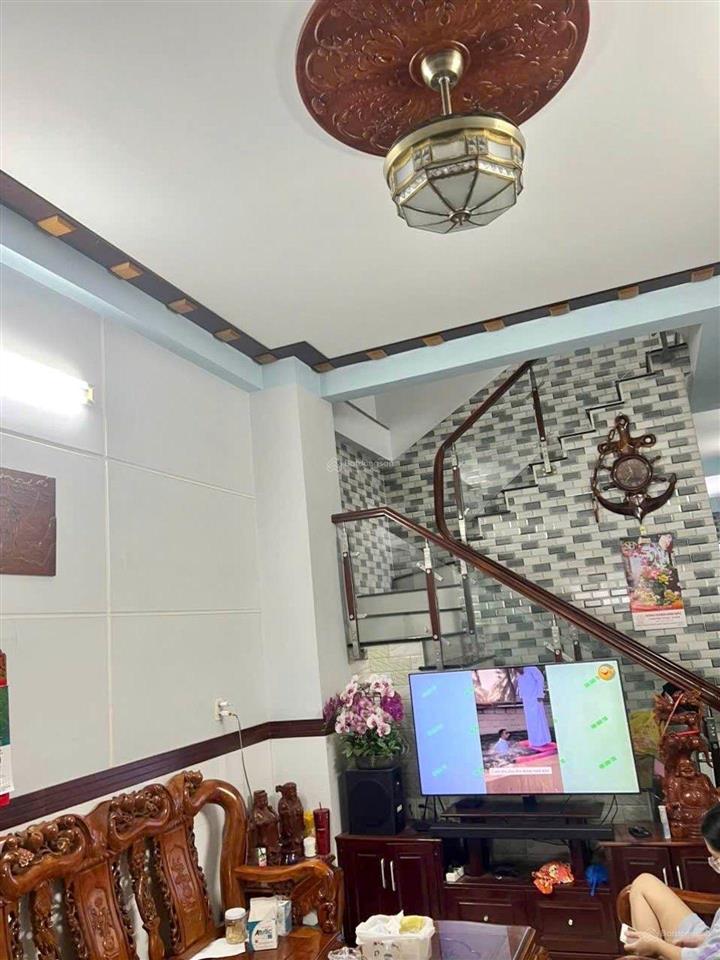 Nhà đẹp 3 tầng, 4pn, 4wc ngay suối tiên ga metro  quận 9 4.3x23 100m2 chỉ 8.2 tỷ  đường 10m