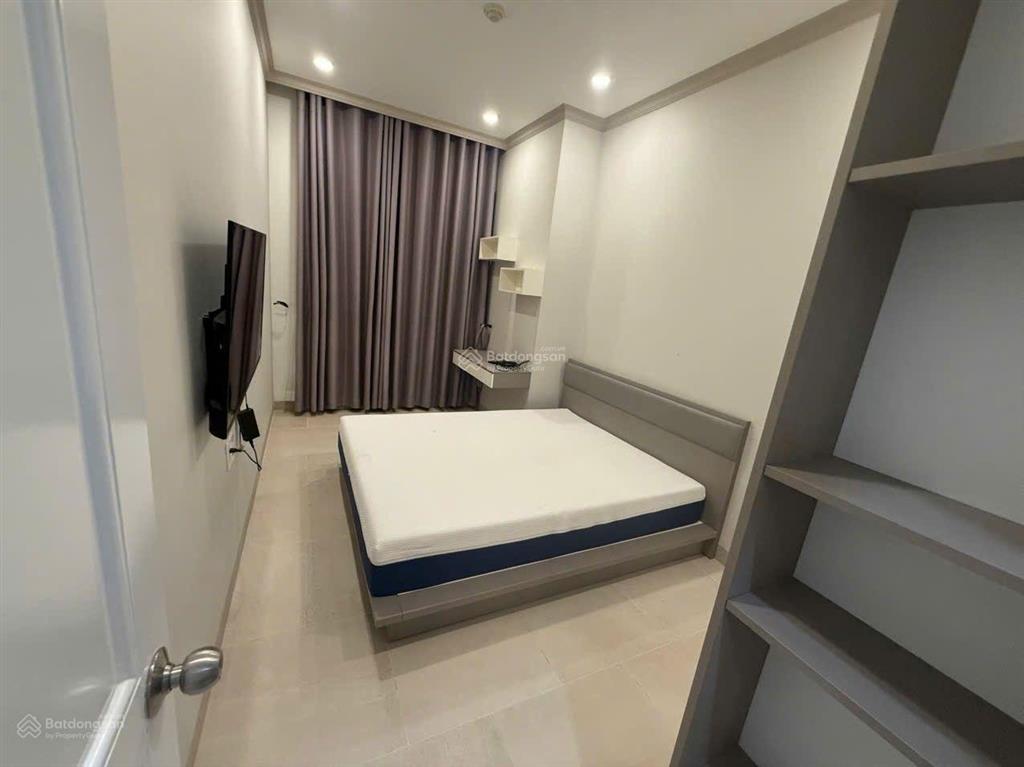 Bán nhanh chcc kingston. giá chỉ 7.28 tỷ. nằm 2 mặt tiền trung tâm phú nhuận.  em 0379 944 ***