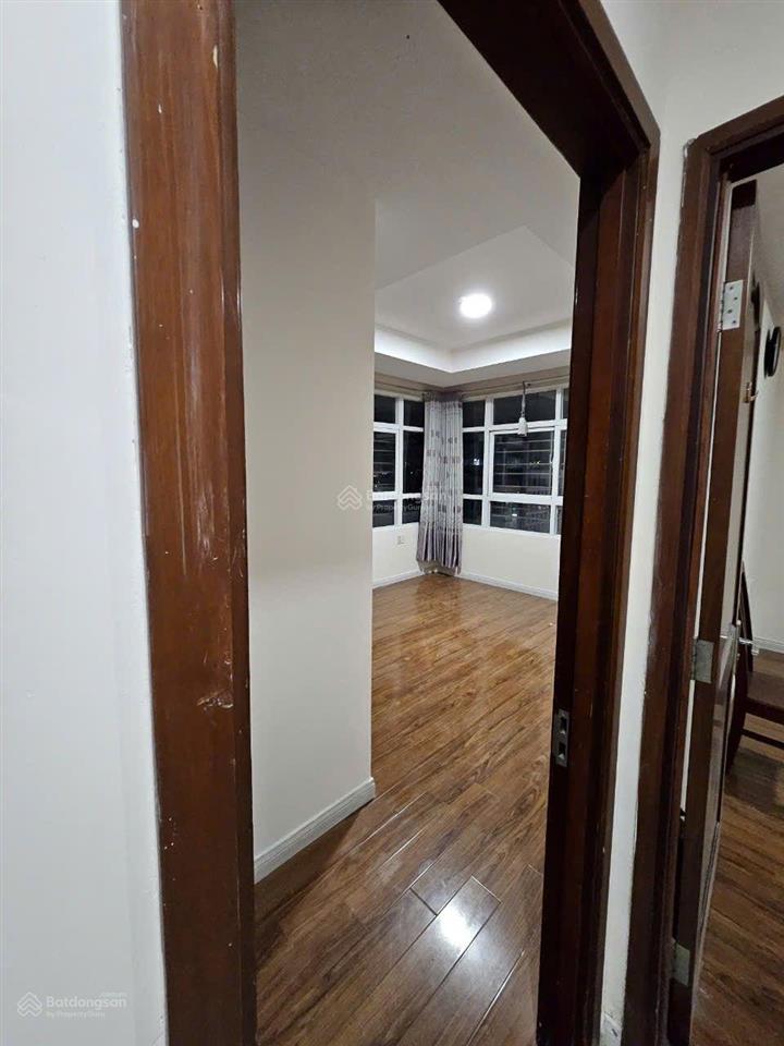 Cần cho thuê căn hộ chung cư cộng hoà garden 75m2 giá 13 triệu.  0379 944 ***