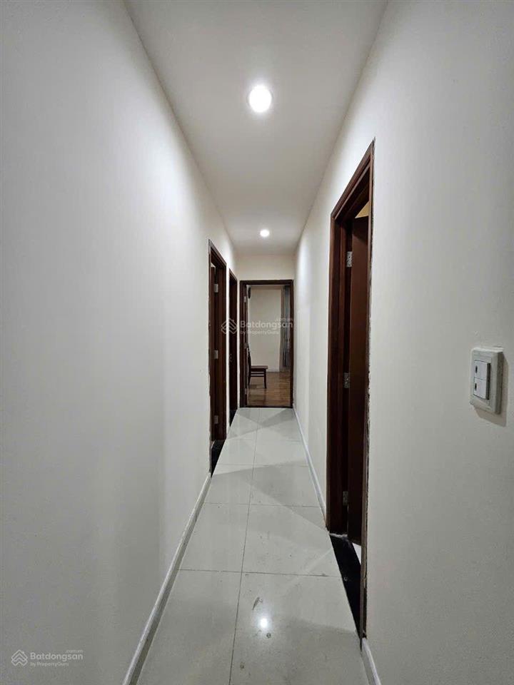 Cần cho thuê căn hộ chung cư cộng hoà garden 75m2 giá 13 triệu.  0379 944 ***