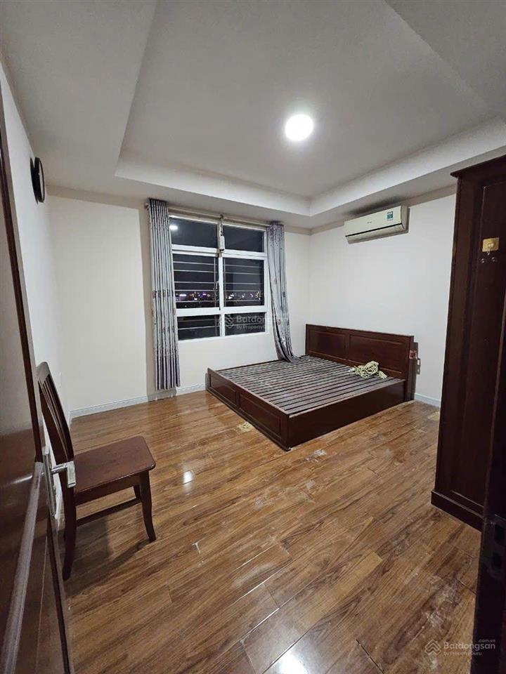 Cần cho thuê căn hộ chung cư cộng hoà garden 75m2 giá 13 triệu.  0379 944 ***