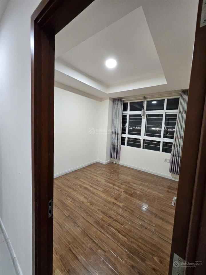 Cần cho thuê căn hộ chung cư cộng hoà garden 75m2 giá 13 triệu.  0379 944 ***