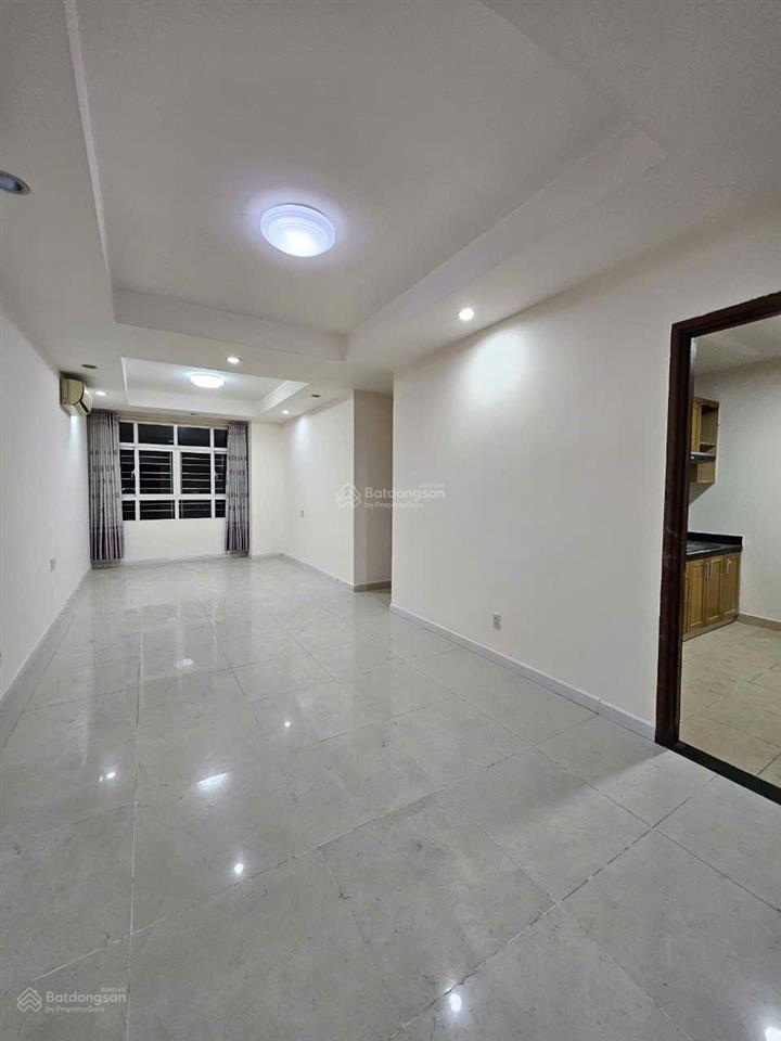 Cần cho thuê căn hộ chung cư cộng hoà garden 75m2 giá 13 triệu.  0379 944 ***