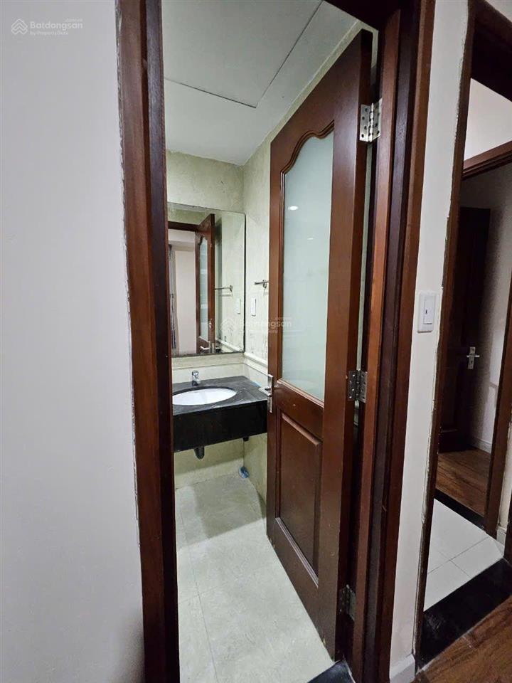 Cần cho thuê căn hộ chung cư cộng hoà garden 75m2 giá 13 triệu.  0379 944 ***