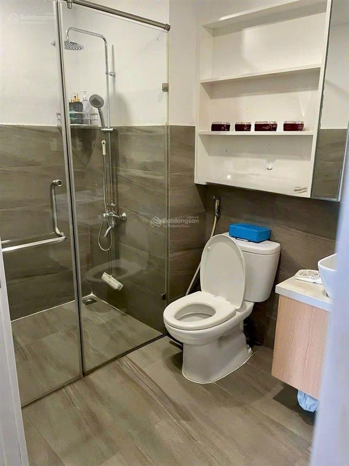 Bán nhanh chcc kingston. giá chỉ 7,8 tỷ. nằm 2 mặt tiền trung tâm phú nhuận.  em 0379 944 ***