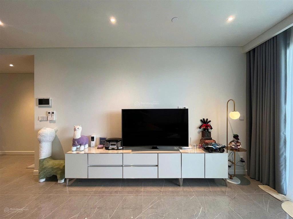 Chuyên cho thuê và bán nhiều officetel chcc kingston và sân bay. e 0379 944 ***. đảm bảo đúng giá