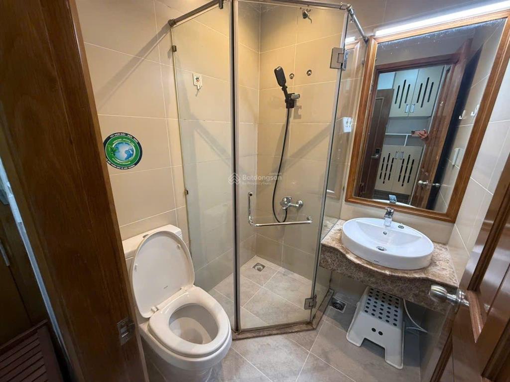Cần cho thuê nhanh chcc sky center.  em 0379 944 *** sdt/zalo