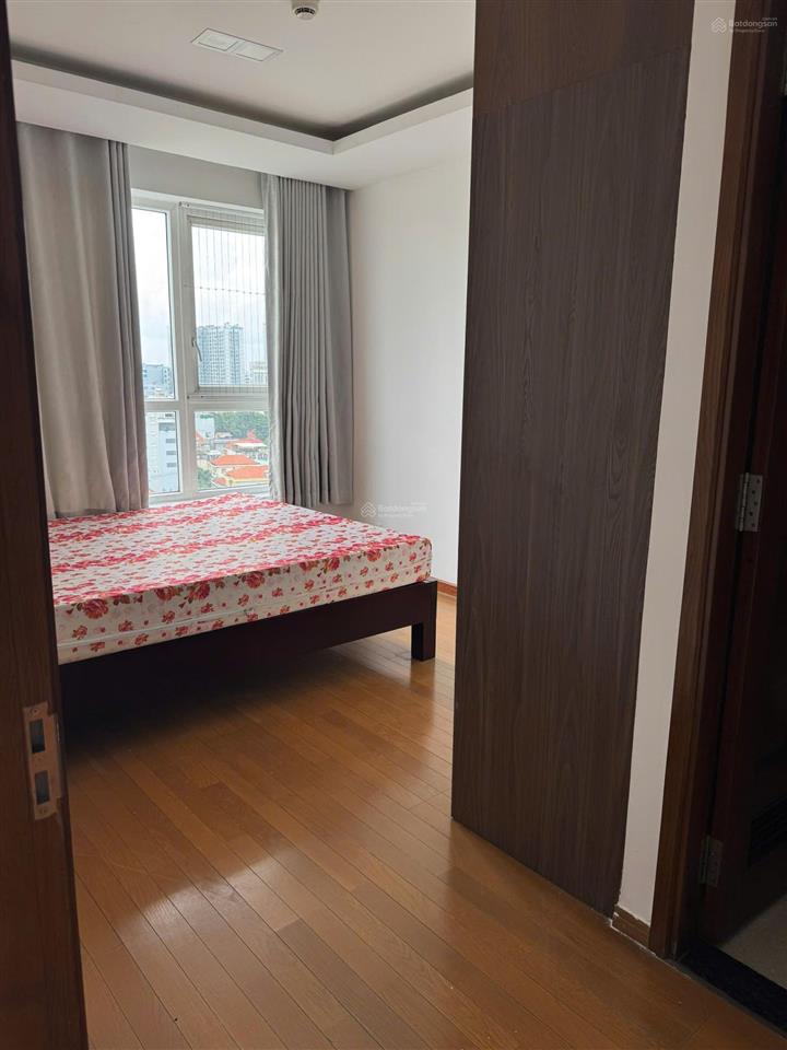Cần cho thuê nhanh chcc sky center.  em 0379 944 *** sdt/zalo