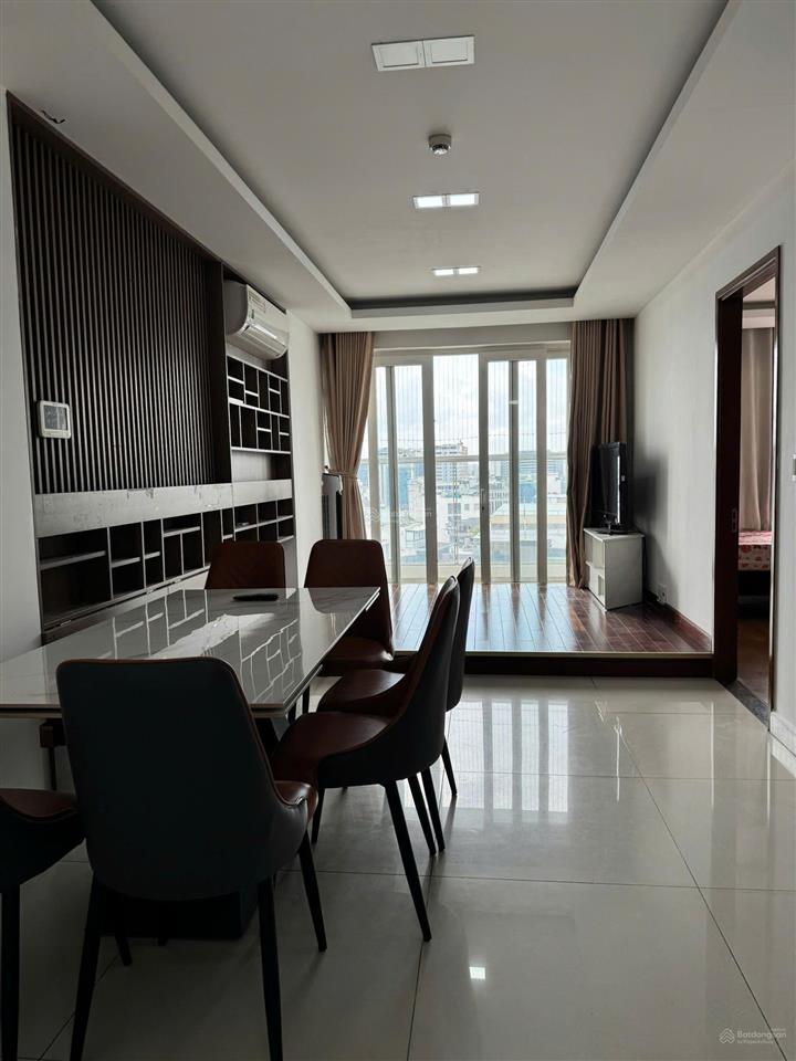 Cần cho thuê nhanh chcc sky center.  em 0379 944 *** sdt/zalo