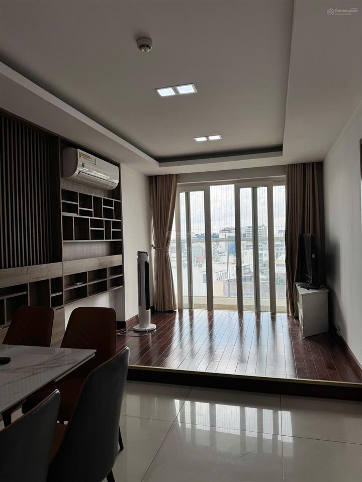 Cần cho thuê nhanh chcc sky center.  em 0379 944 *** sdt/zalo