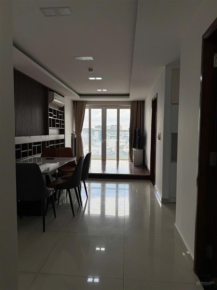 Cần cho thuê nhanh chcc sky center.  em 0379 944 *** sdt/zalo