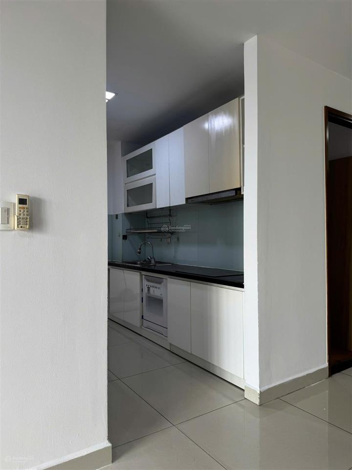 Cần cho thuê nhanh chcc sky center.  em 0379 944 *** sdt/zalo