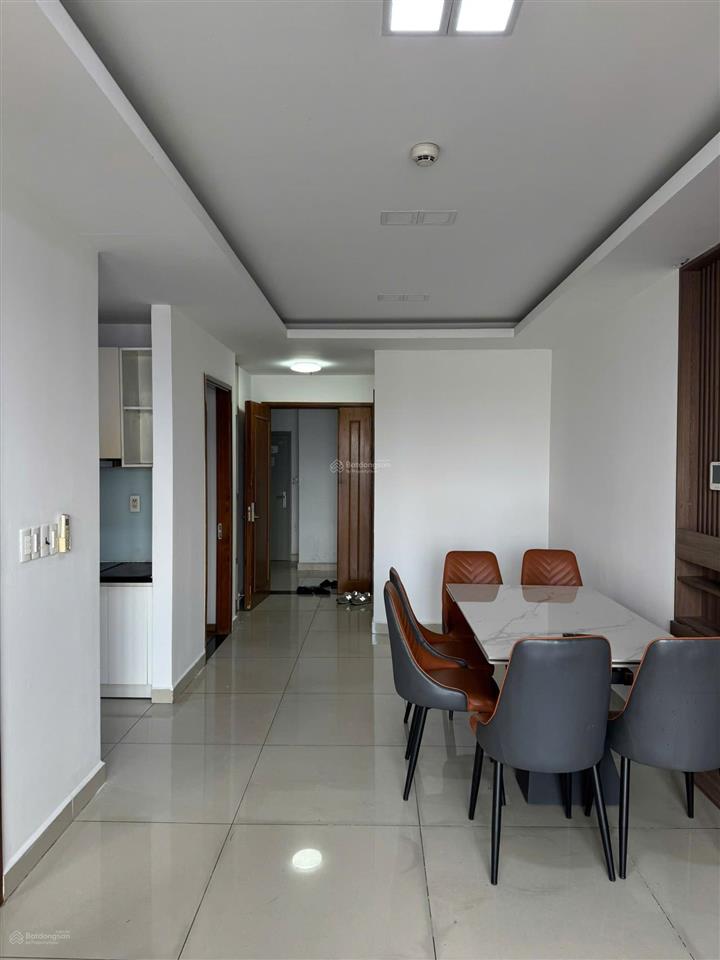 Cần cho thuê nhanh chcc sky center.  em 0379 944 *** sdt/zalo