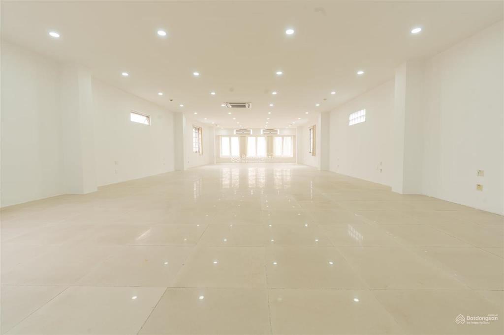 Cho thuê văn phòng building hạng b phố ngô quyền diện tích 100m2 giá chỉ 250k/m2/th hoàn kiếm