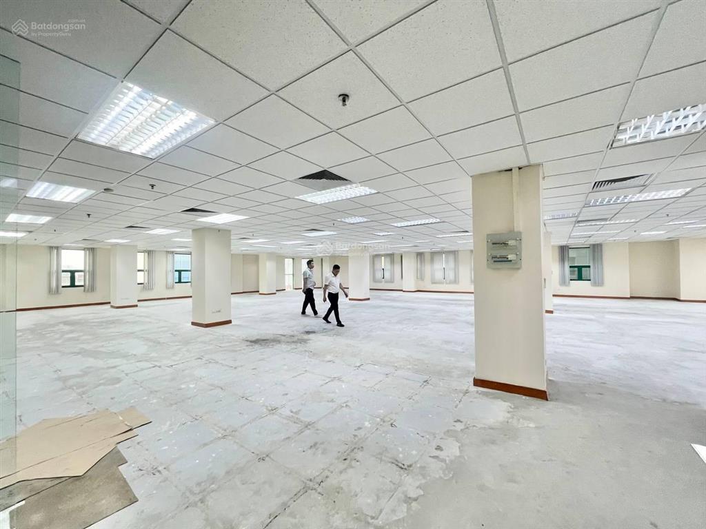 Cho thuê văn phòng building 400m2 tại phố thái hà, đống đa, giá chỉ 335k/m2 bao pdv, siêu rẻ, đẹp