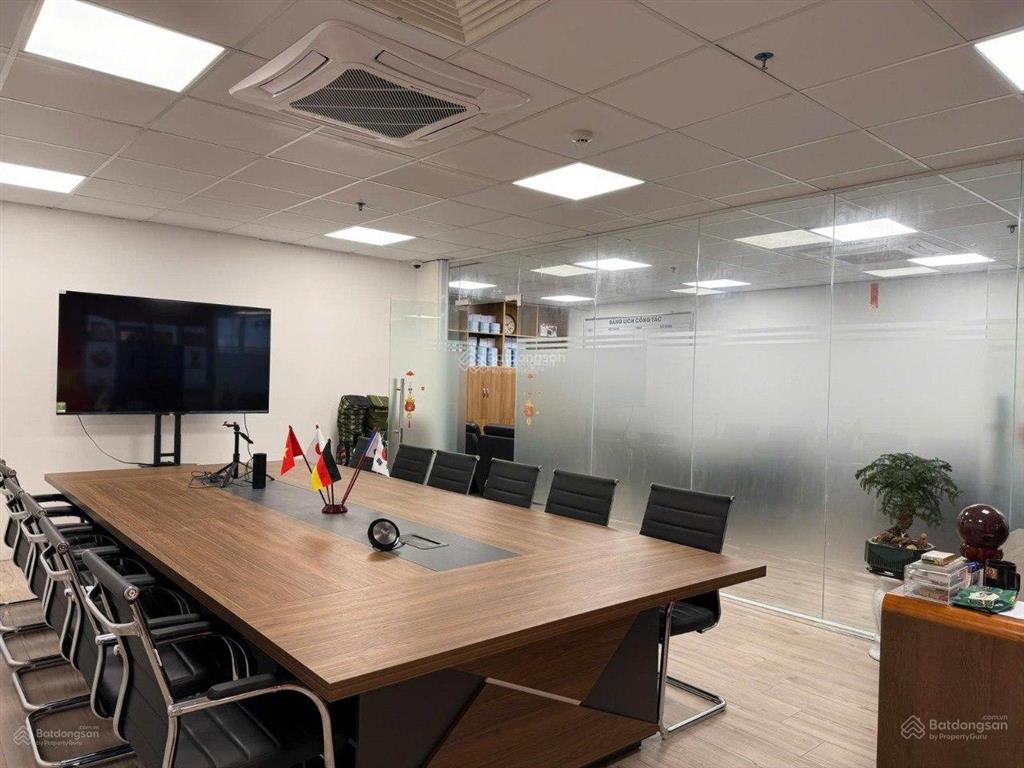 Cho thuê văn phòng lô góc 110m2 tại n01  t2 ngoại giao đoàn, giá chỉ từ 314k/m2/tháng
