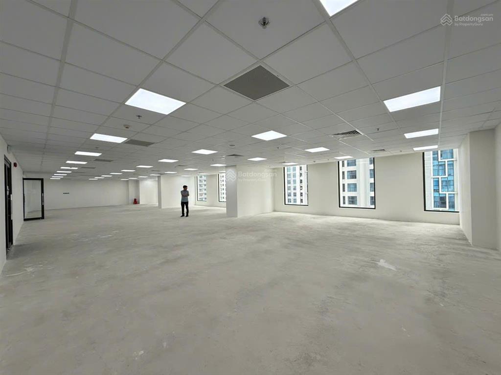 Cho thuê văn phòng 240m2 tại rox tower 136 hồ tùng mậu  bắc từ liêm giá chỉ 264k/m2
