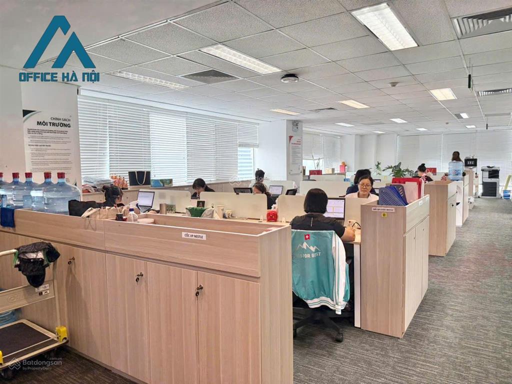 Cho thuê văn phòng dt 170m2 phố xã đàn giá chỉ 343 nghìn/ m2