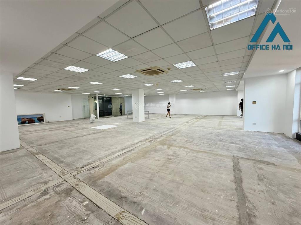 Cho thuê văn phòng building dt 230m2 phố khâm thiên, giá chỉ 310 nghìn/m2