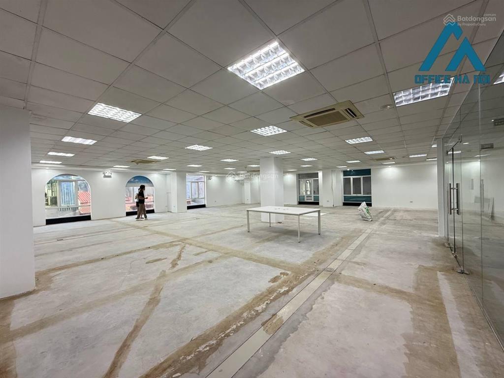 Cho thuê văn phòng building dt 230m2 phố khâm thiên, giá chỉ 310 nghìn/m2