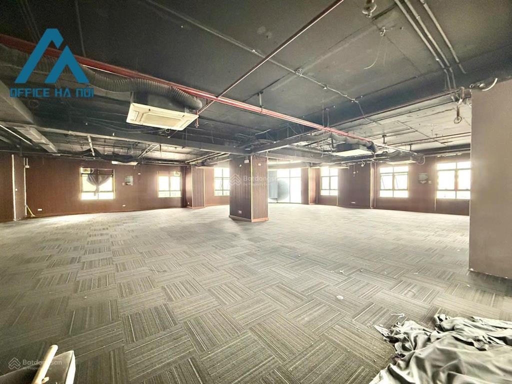 Cho thuê văn phòng 360m2 tại trần phú, hà đông, 95 triệu/tháng