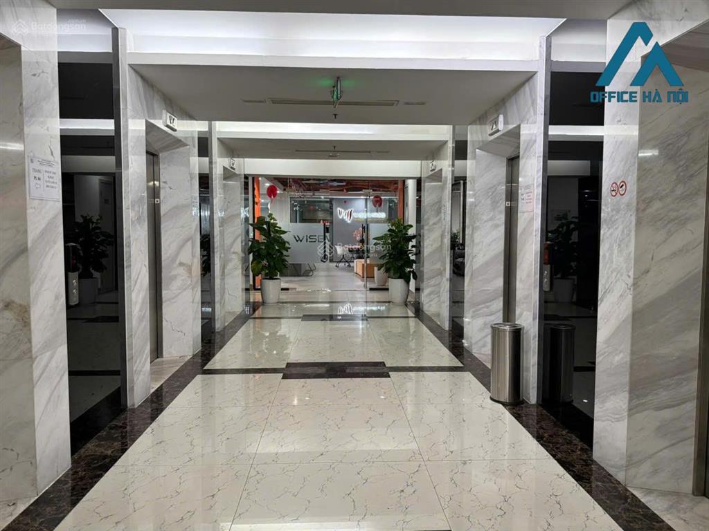 Cho thuê văn phòng lô góc 227m2 tại diamond flower tower hoàng đạo thúy, giá chỉ 380 nghìn/m2