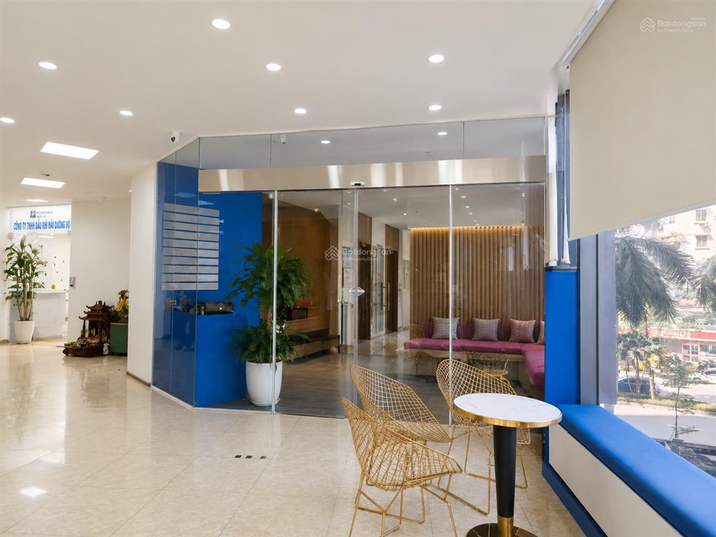 Cho thuê văn phòng 102m2 tòa dolphin plaza nguyễn hoàng, giá chỉ 350 nghìn/m2/th nhiều tiện ích