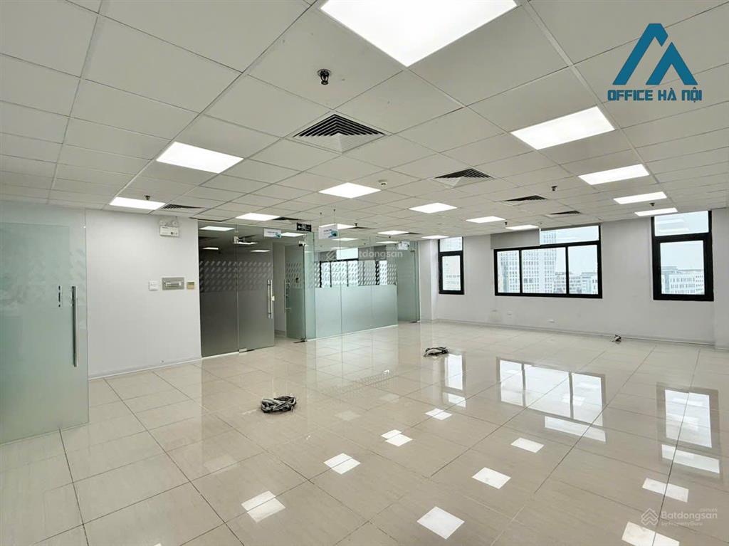 Cho thuê văn phòng 150m2 giá siêu hời tại vinafor 127 lò đúc  hai bà trưng, giá chỉ 408k/ m2