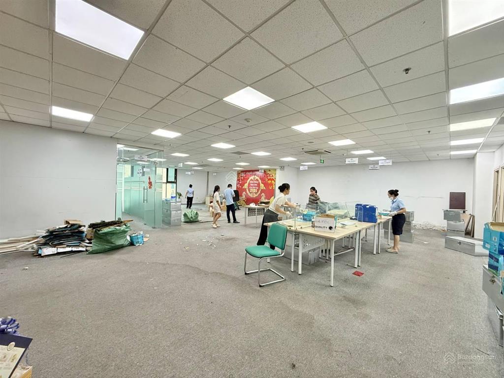 Cho thuê văn phòng hạng b 260m tại khuất duy tiến giá 310 nghìn / m2 hàng hot