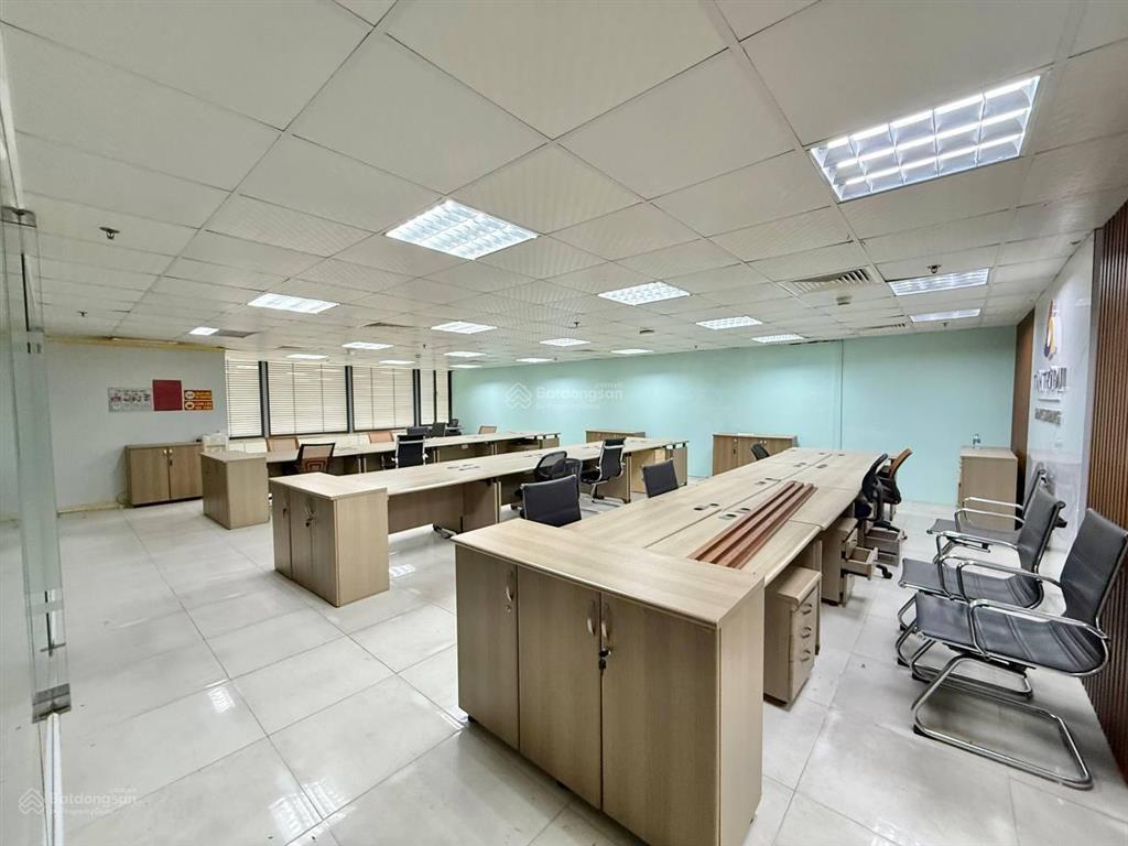 Cho thuê văn phòng full nội thất như hình tại lê văn lương, 60 triệu/th, 224m2, giá cực chất