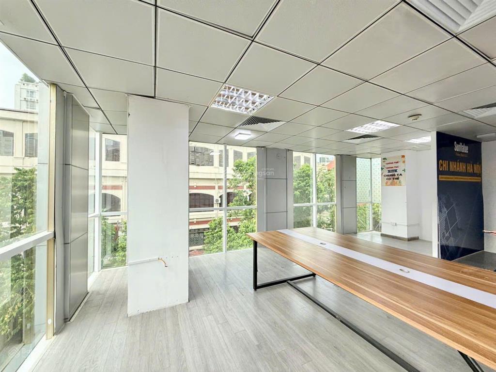 Cho thuê văn phòng hạng c trần quốc toản quận hoàn kiếm dt 60m2, giá chỉ 25tr/th lô góc thoáng