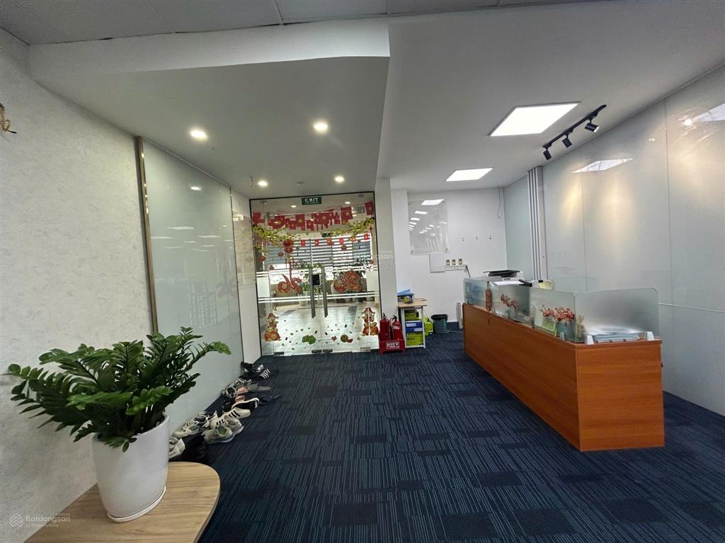 Cho thuê văn phòng building dt 180m2 giá chỉ 265 nghìn/m2 tại trần khát chân, hai bà trưng