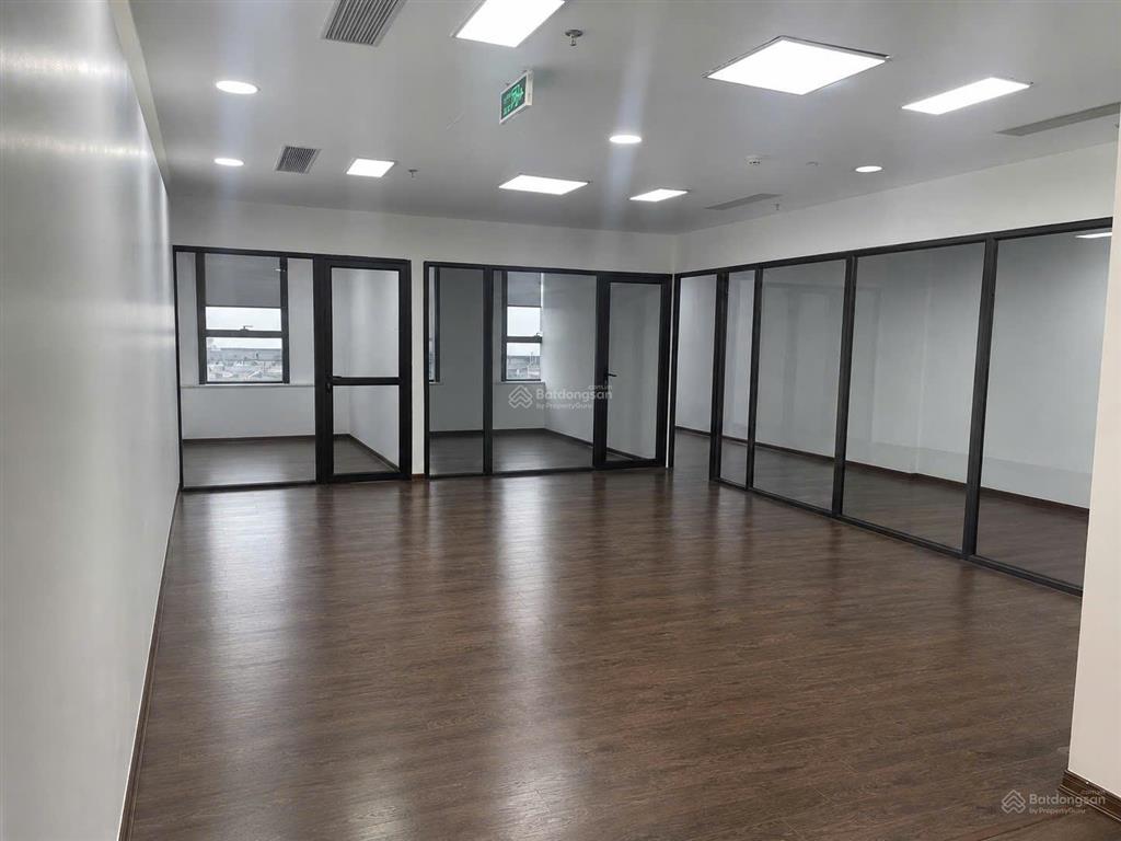 Cho thuê văn phòng 115m2 tại tòa eurowindow số 4 tôn thất tùng, đống đa giá chỉ 460 nghìn / m2