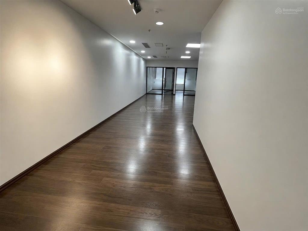 Cho thuê văn phòng 115m2 tại tòa eurowindow số 4 tôn thất tùng, đống đa giá chỉ 460 nghìn / m2