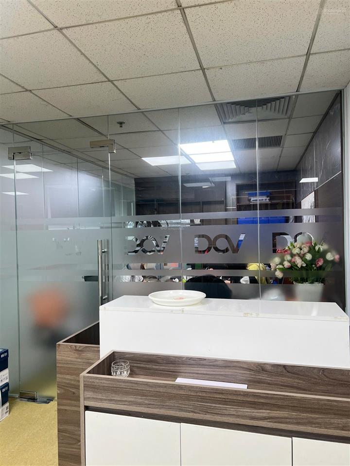 Cho thuê văn phòng 160m2 full nội thất tại việt á tower số 9 duy tân, giá 424 nghìn/m2/th siêu hot