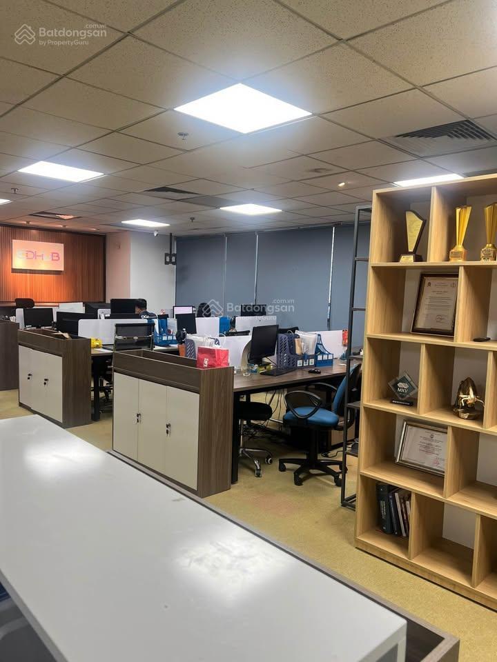 Cho thuê văn phòng 160m2 full nội thất tại việt á tower số 9 duy tân, giá 424 nghìn/m2/th siêu hot